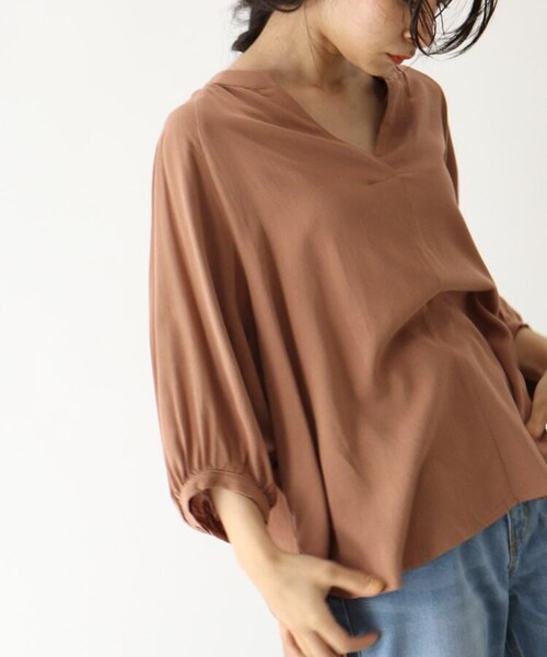 OZOC(オゾック)の「バックシャン麻混ブラウス(トップス・レディース・ライトベージュ(051)/カーキ(027)/タバコブラウン(054)・38(M))」の8枚目の写真