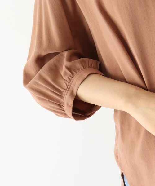 OZOC(オゾック)の「バックシャン麻混ブラウス(トップス・レディース・ライトベージュ(051)/カーキ(027)/タバコブラウン(054)・38(M))」の13枚目の写真