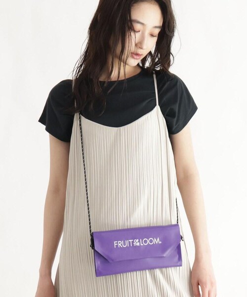 OZOC（オゾック）の「FRUIT OF THE LOOM フラップミニショルダーバッグ（バッグ・レディース・ブラック(019)/イエロー(032)/パープル(083)・00）」の3枚目の写真