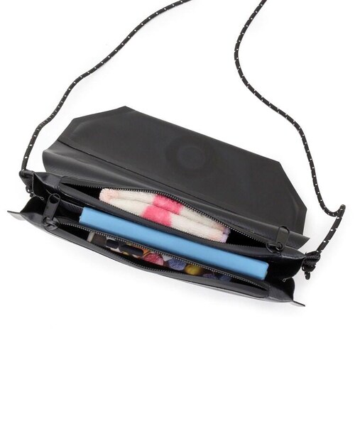 OZOC（オゾック）の「FRUIT OF THE LOOM フラップミニショルダーバッグ（バッグ・レディース・ブラック(019)/イエロー(032)/パープル(083)・00）」の9枚目の写真