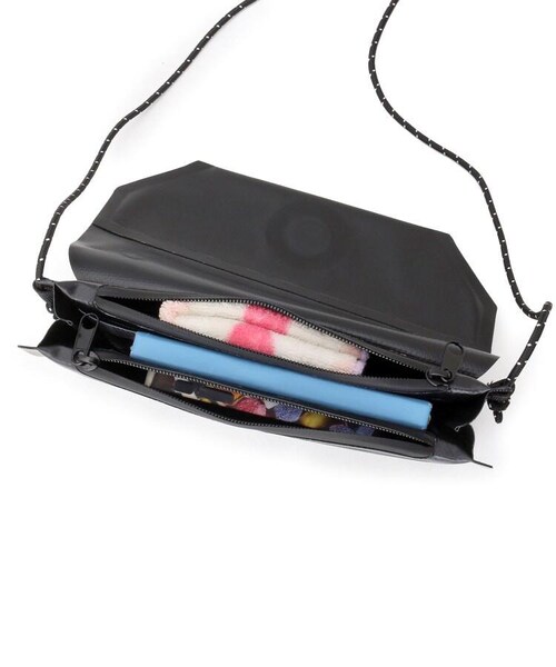 OZOC（オゾック）の「FRUIT OF THE LOOM フラップミニショルダーバッグ（バッグ・レディース・ブラック(019)/イエロー(032)/パープル(083)・00）」の8枚目の写真