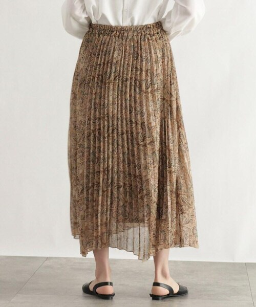 OZOC（オゾック）の「[洗える]総柄プリーツスカート（スカート・レディース・カーキ(127)/ベージュ(152)・38(M)）」の5枚目の写真