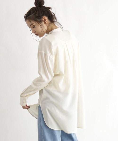 OZOC（オゾック）の「【洗える】シアーシャツ（トップス・レディース・マスタード(033)/キャメル(041)/ダークブラウン(043)/ライトベージュ(051)/モデル情報:身長168cm 着用サイズ38(M)・38(M)）」の10枚目の写真