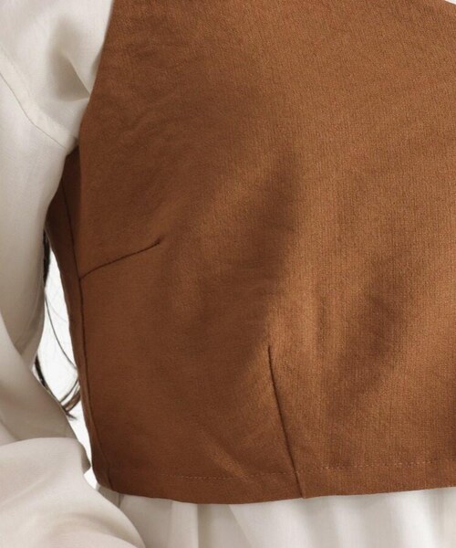 OZOC（オゾック）の「[洗える]アシンメトリービスチェ（トップス・レディース・ナチュラル(050)/ブラウン(042)・38(M)）」の9枚目の写真