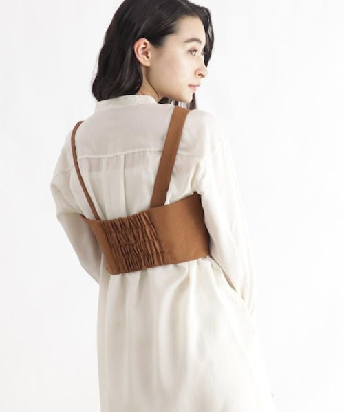 OZOC（オゾック）の「[洗える]アシンメトリービスチェ（トップス・レディース・ナチュラル(050)/ブラウン(042)・38(M)）」の6枚目の写真