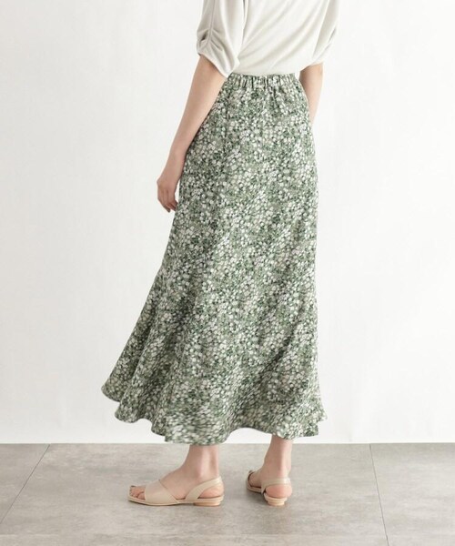 OZOC（オゾック）の「[洗える]プチフラワーマーメイドロングスカート（スカート・レディース・グリーン(122)/ナチュラル(150)・38(M)）」の5枚目の写真
