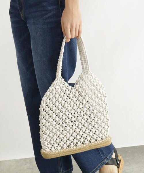 OZOC(オゾック)の「マクラメトートバッグ(バッグ・レディース・アイボリー(004)/ブラウン(042)/カーキ(027)・00)」の1枚目の写真