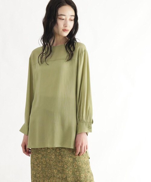 OZOC（オゾック）の「[洗える]シアースリットブラウス（トップス・レディース・オフホワイト(003)/ライトベージュ(051)/カーキ(027)・38(M)）」の4枚目の写真