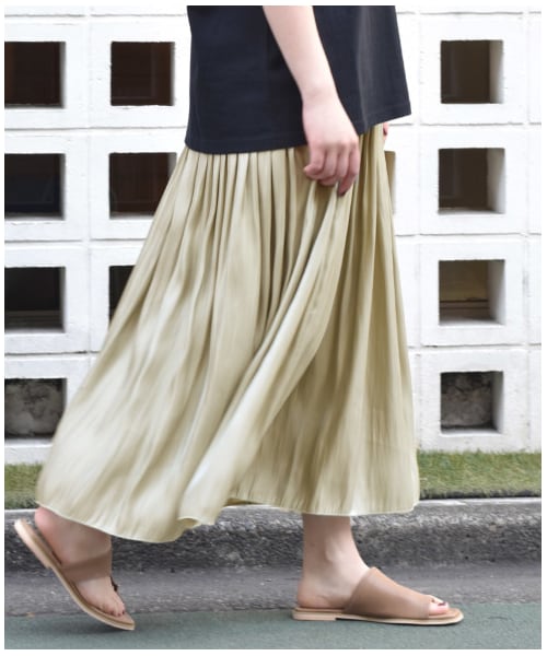 w closet（ダブルクローゼット）の「シャイニーサテン×チュール リバーシブルスカート（スカート・レディース・エクリュ/Sグレー/Lモカ/サックス/ミント/ブラウン・FREE）」の19枚目の写真