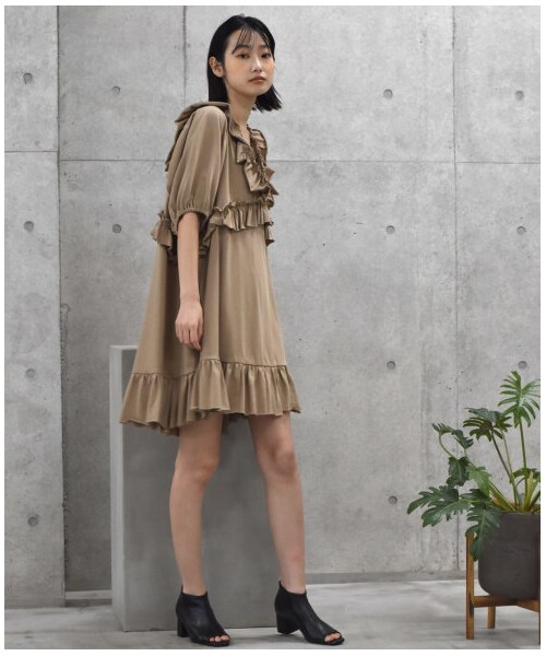 w closet（ダブルクローゼット）の「【Alley】フリルトップス（トップス・レディース・オリーブ/モカ/グリーン・FREE/M/L）」の13枚目の写真