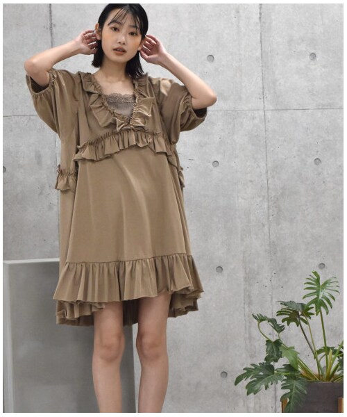 w closet（ダブルクローゼット）の「【Alley】フリルトップス（トップス・レディース・オリーブ/モカ/グリーン・FREE/M/L）」の5枚目の写真