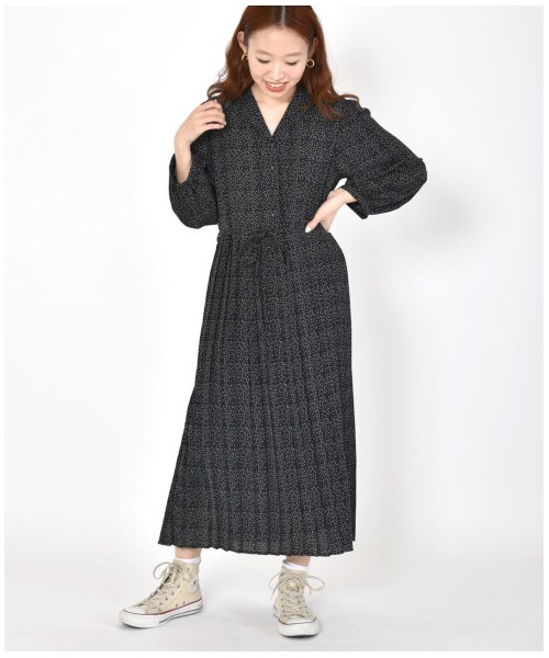 w closet（ダブルクローゼット）の「ドットプリント 開襟