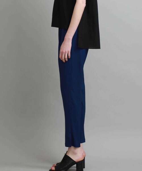 08sircus(ゼロエイトサーカス)の「ストレッチバックサテンジョッパーズパンツ(パンツ・レディース・BLACK/NAVY・0/1)」の5枚目の写真