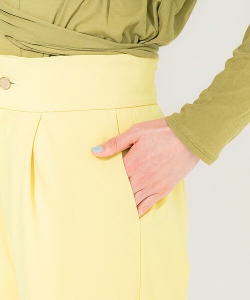 STUDIOUS（ステュディオス）の「ジョーゼットタックストレートパンツ（パンツ・レディース・BLACK/PINK BEIGE/YELLOW/SAX・1/2）」の15枚目の写真