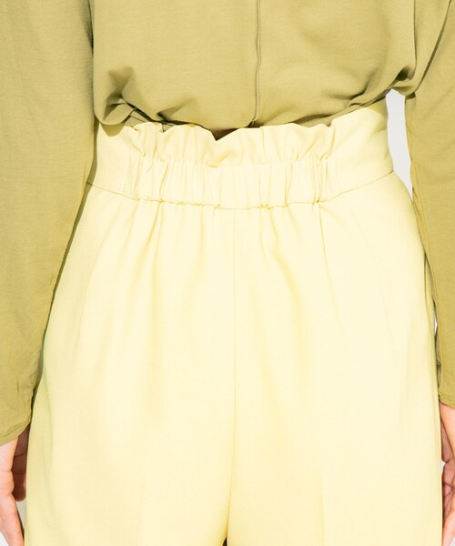 STUDIOUS（ステュディオス）の「ジョーゼットタックストレートパンツ（パンツ・レディース・BLACK/PINK BEIGE/YELLOW/SAX・1/2）」の16枚目の写真
