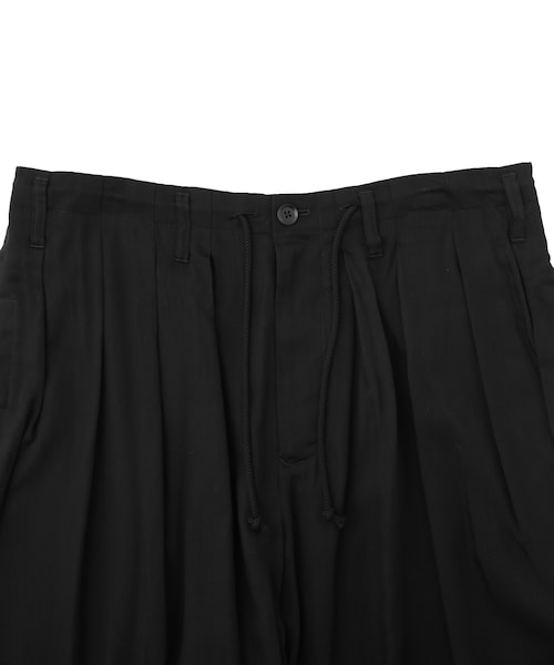 Yohji Yamamoto(ヨウジヤマモト)の「E-バルーンパンツ(パンツ・メンズ・BLACK・2/3)」の2枚目の写真