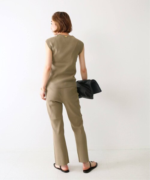 Deuxieme Classe(ドゥーズィエムクラス)の「SWING RIB パンツ(パンツ・ブラック/36/在庫なし/38)」の16枚目の写真