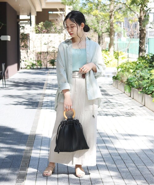 B.C STOCK（ベーセーストック）の「ウッドハンドルプリーツBAG◆（バッグ・ブラック/フリー/在庫あり）」の5枚目の写真