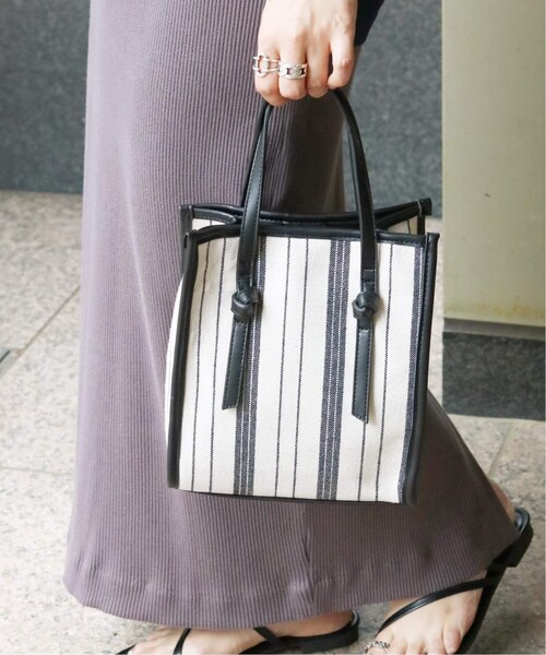 B.C STOCK(ベーセーストック)の「パイピングストライプトートBAG◆(バッグ・ブラック/フリー/(001)/在庫なし)」の1枚目の写真
