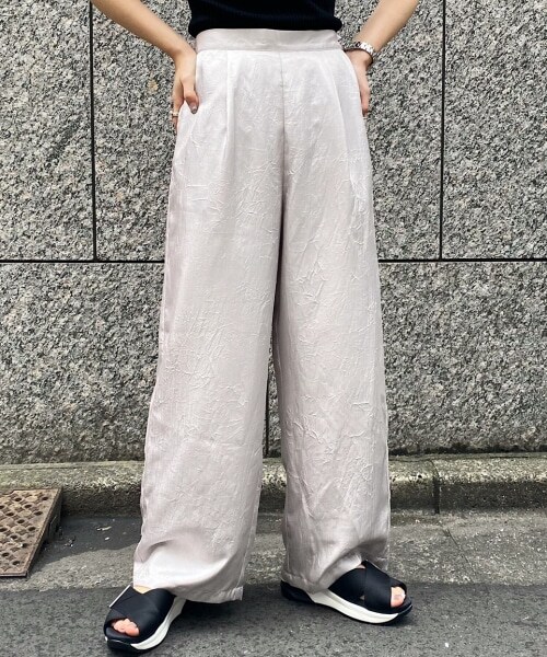 PAGEBOY（ページボーイ）の「クラッシュサテンパンツ（パンツ・レディース・ブラック/グレージュ/ライム・F）」の2枚目の写真