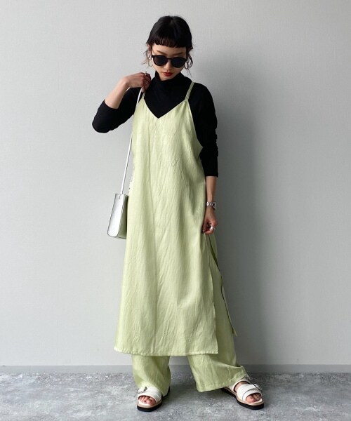 PAGEBOY（ページボーイ）の「クラッシュサテンパンツ（パンツ・レディース・ブラック/グレージュ/ライム・F）」の10枚目の写真