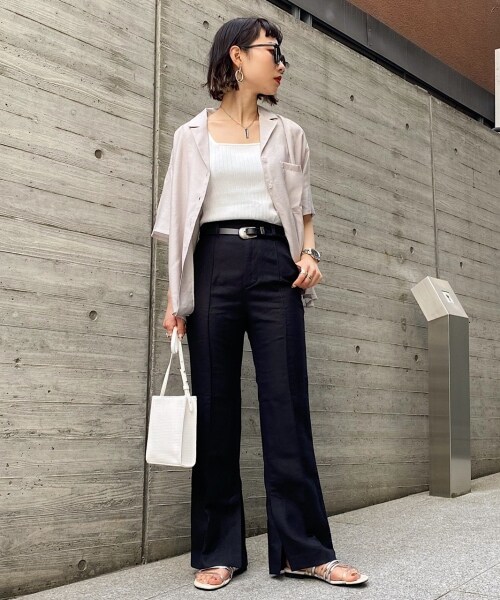 PAGEBOY（ページボーイ）の「アサレーヨンフレアスリットパンツ（パンツ・レディース・ブラック/グレージュ/パープル・S/M）」の6枚目の写真