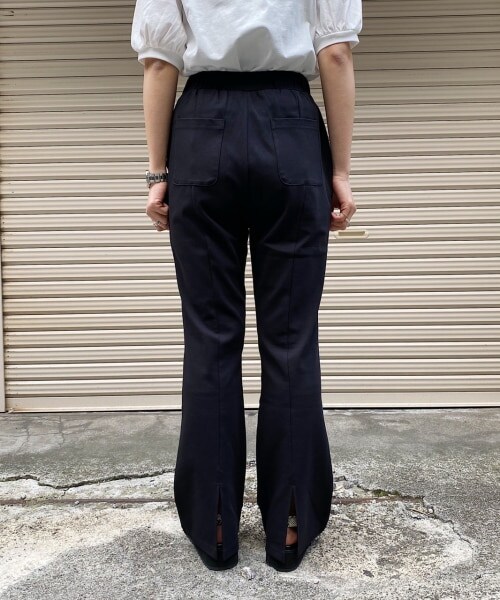 PAGEBOY（ページボーイ）の「バックスリットカットフレアパンツ（パンツ・レディース・ブラック/グレージュ/パープル・F）」の11枚目の写真