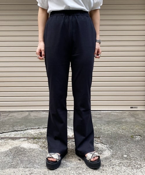PAGEBOY（ページボーイ）の「バックスリットカットフレアパンツ（パンツ・レディース・ブラック/グレージュ/パープル・F）」の9枚目の写真