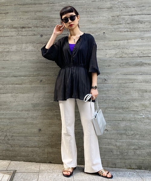 PAGEBOY（ページボーイ）の「バックスリットカットフレアパンツ（パンツ・レディース・ブラック/グレージュ/パープル・F）」の5枚目の写真