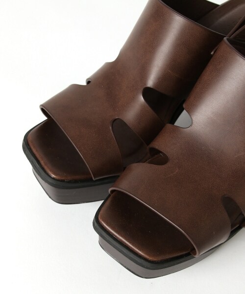 PAGEBOY(ページボーイ)の「ヘビーソールサンダル(シューズ・レディース・ブラック/ダークブラウン・M(23.5cm)/L(24.5cm))」の14枚目の写真