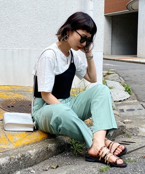 PAGEBOY（ページボーイ）の「ワンショルレイヤードカットソー（トップス・レディース・オフホワイト/ブラック/グレージュ・F）」の6枚目の写真