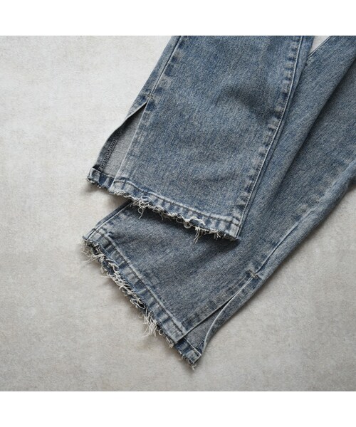 Lavish Gate(ラヴィッシュゲート)の「bottoms-02064 スリットデザイン ストレートデニム(デニムパンツ・レディース・その他)」の10枚目の写真