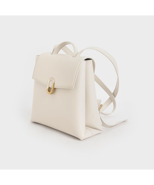 CHARLES & KEITH(チャールズ & キース)の「ストーンエンベリッシュド バックパック / Stone-Embellished Backpack (Cream)(バッグ・レディース・Cream・L/FREE)」の3枚目の写真