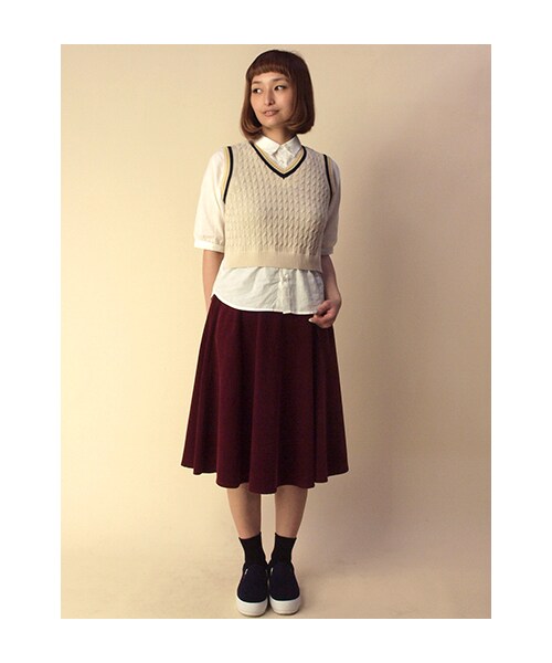 w closet（ダブルクローゼット）の「【A/W】フェイクレイヤーシャツ付きケーブルニットベスト（トップス・レディース・エクリュ×オフホワイト/Dグリーン×エクリュ/ネイビー×エクリュ・FREE）」の11枚目の写真