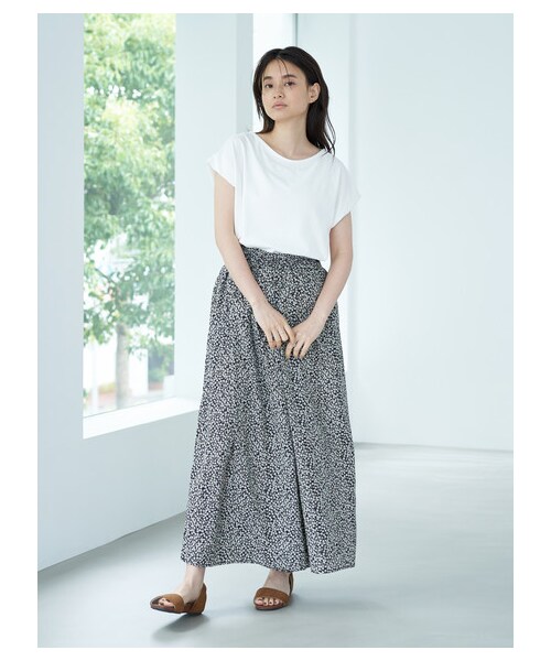 AMERICAN HOLIC（アメリカンホリック）の「ドロストサテンワイドパンツ（パンツ・ダークネイビー/ドット/スモールフラワー/フラワー/フラワーネイビー・M/L）」の9枚目の写真