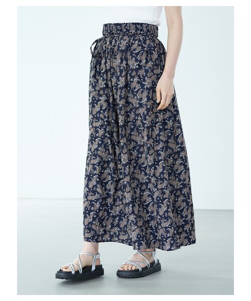 AMERICAN HOLIC（アメリカンホリック）の「ドロストサテンワイドパンツ（パンツ・ダークネイビー/ドット/スモールフラワー/フラワー/フラワーネイビー・M/L）」の7枚目の写真