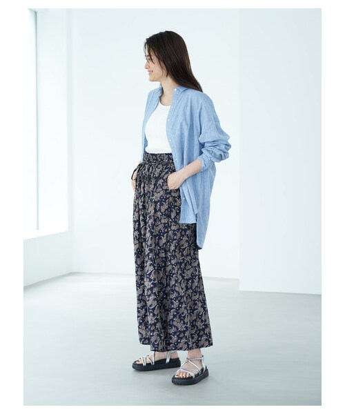 AMERICAN HOLIC（アメリカンホリック）の「ドロストサテンワイドパンツ（パンツ・ダークネイビー/ドット/スモールフラワー/フラワー/フラワーネイビー・M/L）」の5枚目の写真