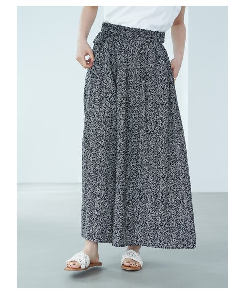 AMERICAN HOLIC（アメリカンホリック）の「ドロストサテンワイドパンツ（パンツ・ダークネイビー/ドット/スモールフラワー/フラワー/フラワーネイビー・M/L）」の20枚目の写真