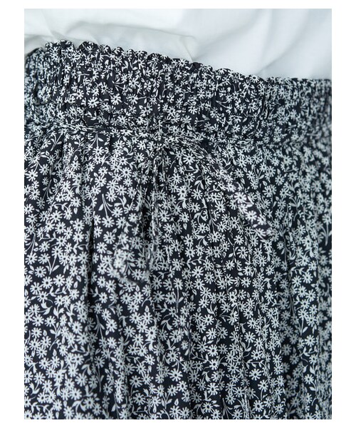 AMERICAN HOLIC（アメリカンホリック）の「ドロストサテンワイドパンツ（パンツ・ダークネイビー/ドット/スモールフラワー/フラワー/フラワーネイビー・M/L）」の14枚目の写真