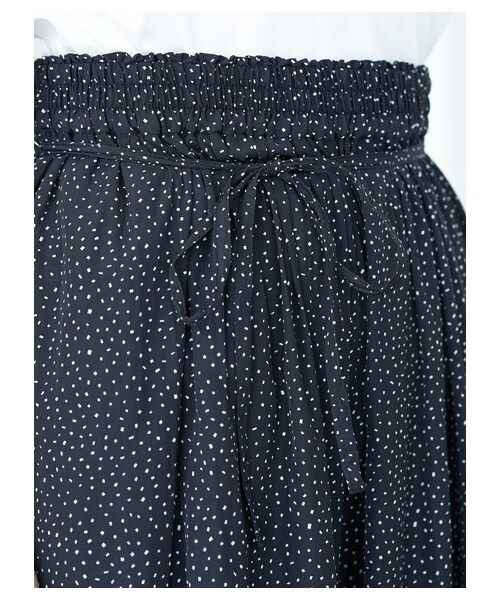 AMERICAN HOLIC（アメリカンホリック）の「ドロストサテンワイドパンツ（パンツ・ダークネイビー/ドット/スモールフラワー/フラワー/フラワーネイビー・M/L）」の18枚目の写真