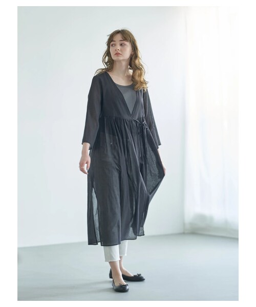 earth music&ecology（アースミュージックアンドエコロジー）の「【Special Price】スキスキスキニーフリンジクロップド(カラー)（パンツ・オフホワイト/ブラック・S/M/L）」の4枚目の写真