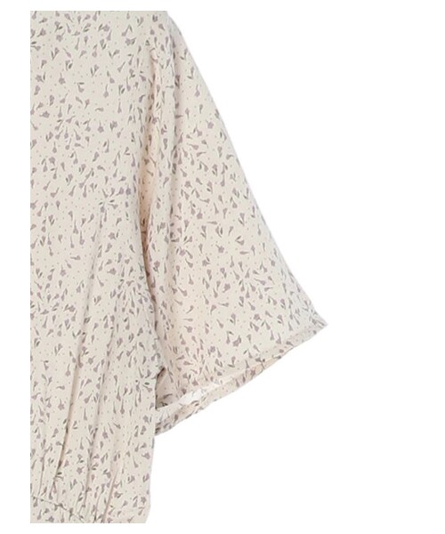 earth music&ecology(アースミュージックアンドエコロジー)の「ウエスト切替えワンピース(ワンピース/ドレス・ブラック/ライトベージュ/サックスブルー・F)」の4枚目の写真