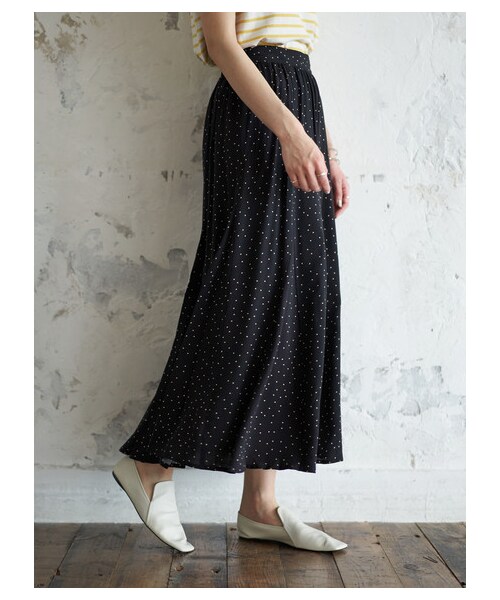 earth music&ecology（アースミュージックアンドエコロジー）の「【Special Price】綺麗フレアスカート（スカート・アイボリー/ベージュ/ネイビー/ドット/フラワーベージュ/フラワーブラック・F）」の7枚目の写真
