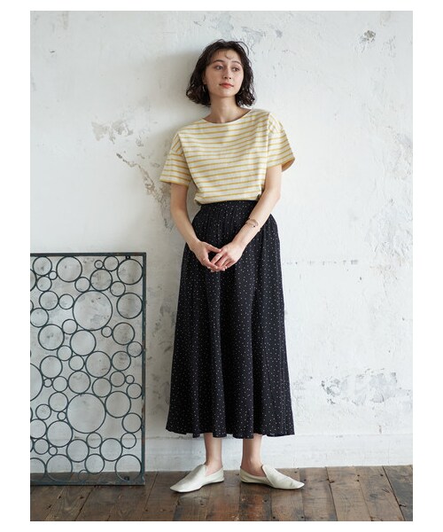 earth music&ecology（アースミュージックアンドエコロジー）の「【Special Price】綺麗フレアスカート（スカート・アイボリー/ベージュ/ネイビー/ドット/フラワーベージュ/フラワーブラック・F）」の2枚目の写真