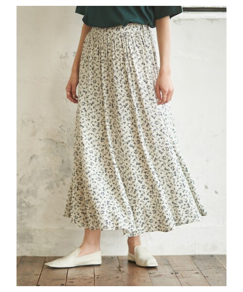 earth music&ecology（アースミュージックアンドエコロジー）の「【Special Price】綺麗フレアスカート（スカート・アイボリー/ベージュ/ネイビー/ドット/フラワーベージュ/フラワーブラック・F）」の12枚目の写真