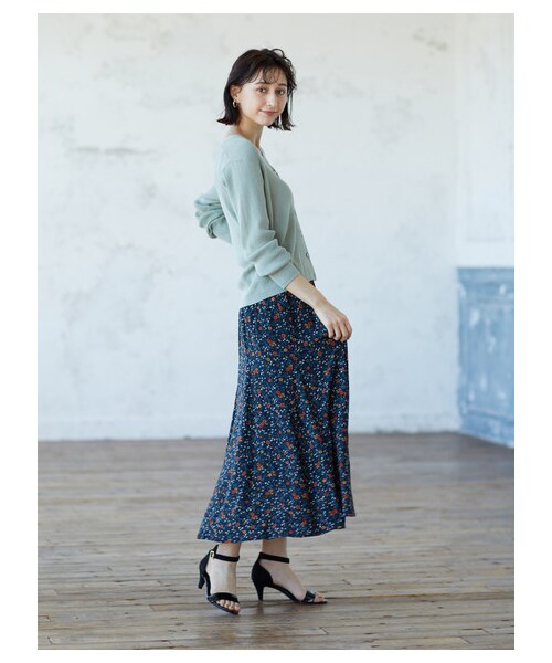 earth music&ecology（アースミュージックアンドエコロジー）の「【Special Price】綺麗フレアスカート（スカート・アイボリー/ベージュ/ネイビー/ドット/フラワーベージュ/フラワーブラック・F）」の18枚目の写真