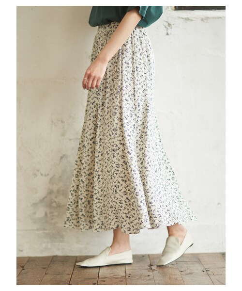 earth music&ecology（アースミュージックアンドエコロジー）の「【Special Price】綺麗フレアスカート（スカート・アイボリー/ベージュ/ネイビー/ドット/フラワーベージュ/フラワーブラック・F）」の13枚目の写真
