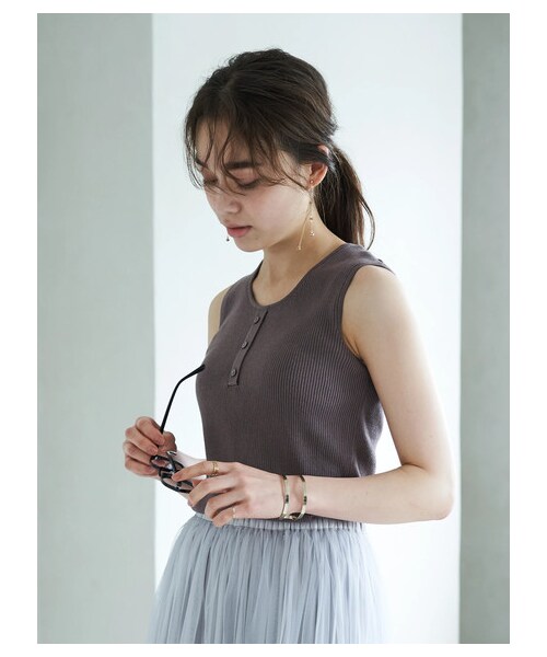 earth music&ecology（アースミュージックアンドエコロジー）の「【Special Price】オーガニックコットンヘンリーボタンニットタンク（トップス・ブラック/ライトベージュ/ベージュ/モカ/ミント/ラベンダー・S/M）」の16枚目の写真