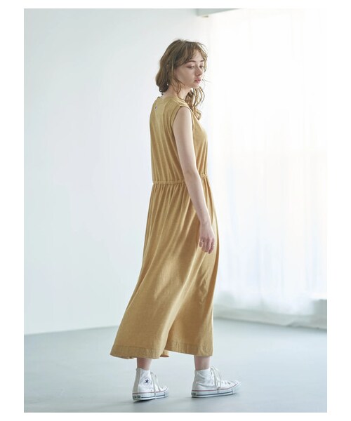 earth music&ecology(アースミュージックアンドエコロジー)の「Champion×earthワンピース(ワンピース/ドレス・ブラック/イエロー・F)」の10枚目の写真