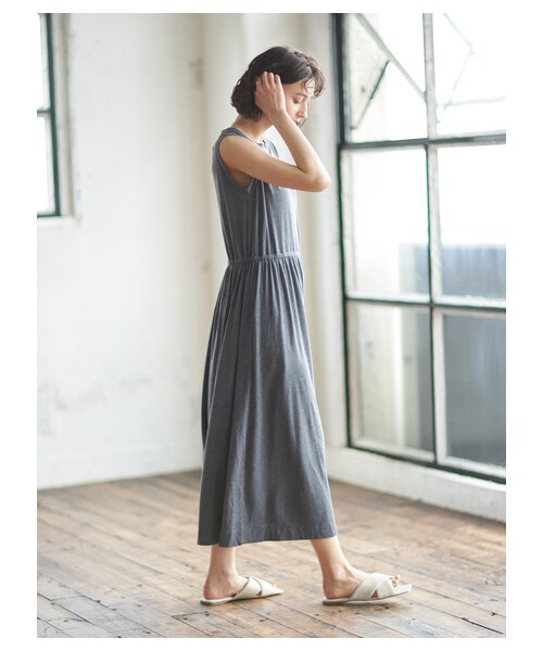 earth music&ecology(アースミュージックアンドエコロジー)の「Champion×earthワンピース(ワンピース/ドレス・ブラック/イエロー・F)」の6枚目の写真